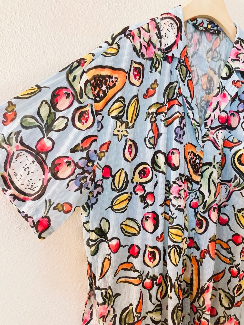 Zara Button-Down Shortsleeve Vneck Camp Collar Shirt Blouse Fruit Print Oversize - Picture 3 of 11